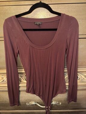 Dynamite Long Sleeve Scoop Neck Bodysuit in Mauve